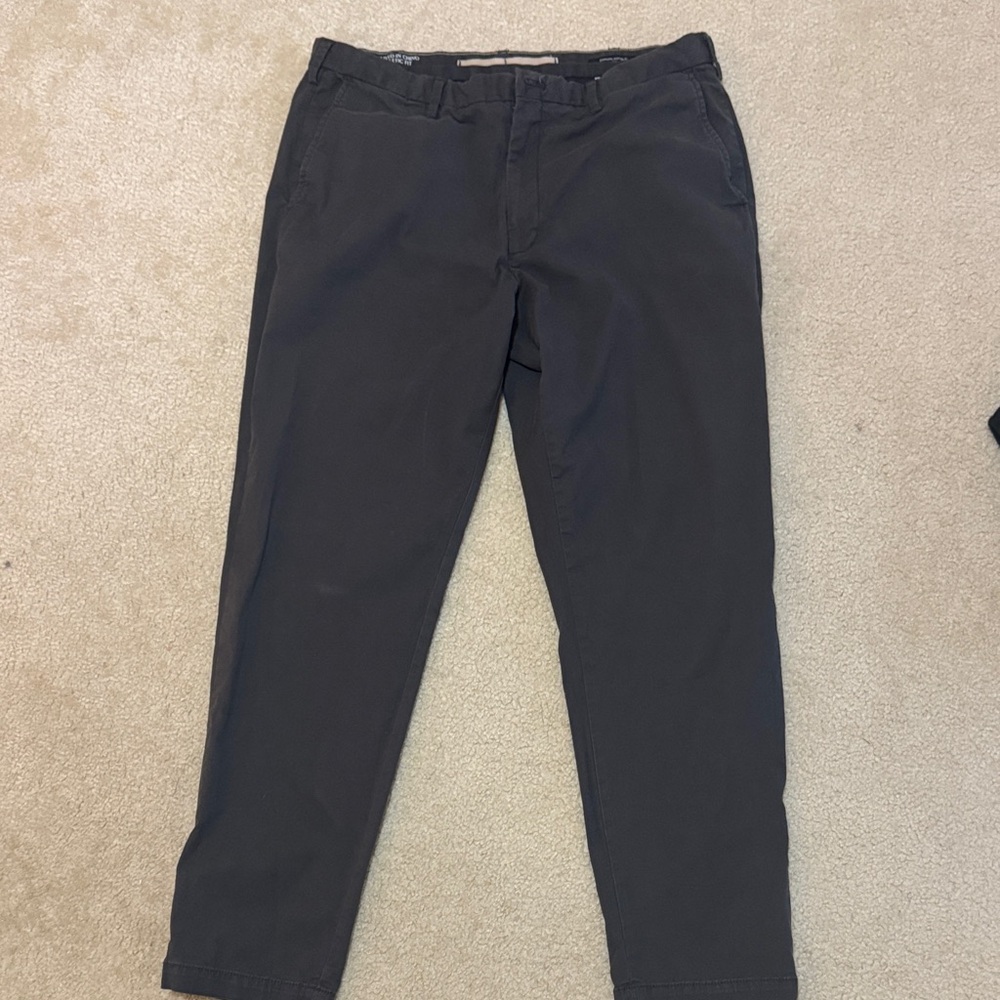 Banana Republic Men's Lived-In Athletic Fit Dark Gray Chinos